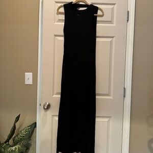 Black Keyhole Maxi Dress